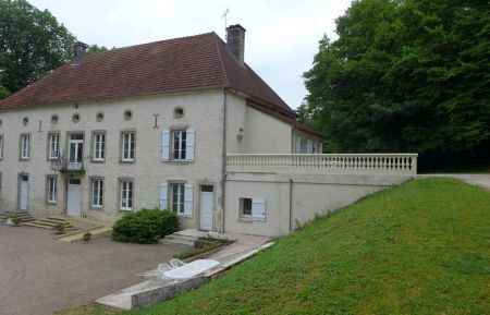 G&icirc;te n&deg;52G218 Bourbonne-les-Bains - Haute-Marne - Ext&eacute;rieur