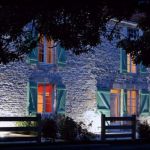 Le g&icirc;te la nuit 
