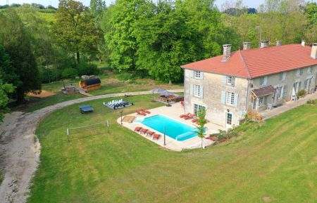 G&icirc;te n&deg;52G364 Chancenay - Haute-Marne - Le jardin et ses activit&eacute;s