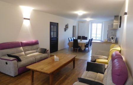 G&icirc;te n&deg;52G373 Ch&acirc;teauvillain - Haute-Marne - Salon