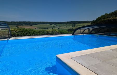 G&icirc;te n&deg;52G375 Bourmont-entre-Meuse-et-Mouzon - Haute-Marne - Piscine partag&eacute;e
