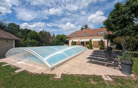 G&icirc;te n&deg;52G388 Louvemont - Haute-Marne - Piscine privative couverte et gite