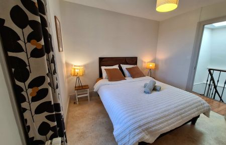 G&icirc;te n&deg;52G437 Langres - Haute-Marne - chambre