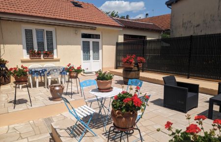 Chambre d'h&ocirc;tes n&deg;52G1501 Chalindrey - Haute-Marne - Terrasse et accueil