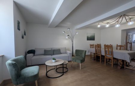 G&icirc;te n&deg;52G8 Ch&acirc;teauvillain - Haute-Marne - Salon-s&eacute;jour